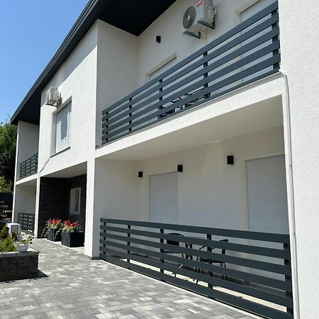 Guest House Neno Ogulin Exterior foto