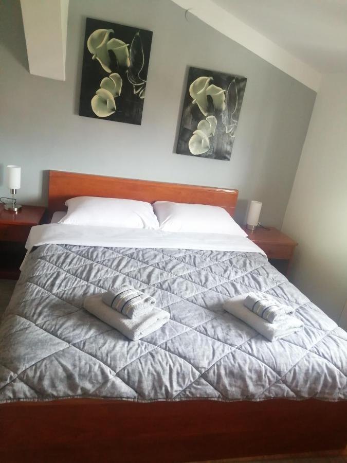 Guest House Neno Ogulin Exterior foto