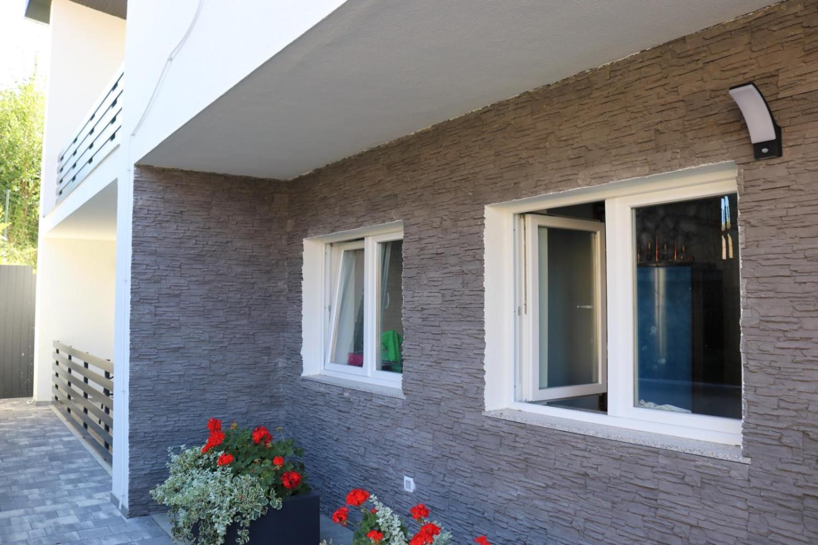 Guest House Neno Ogulin Exterior foto