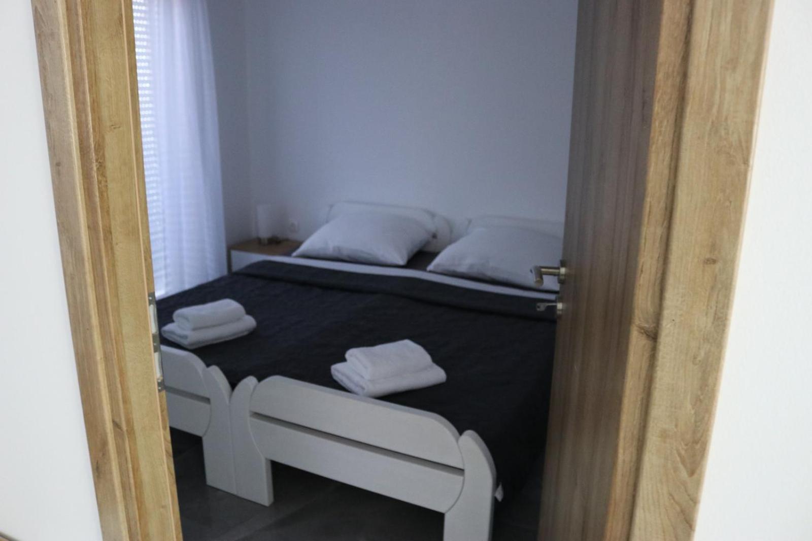 Guest House Neno Ogulin Exterior foto