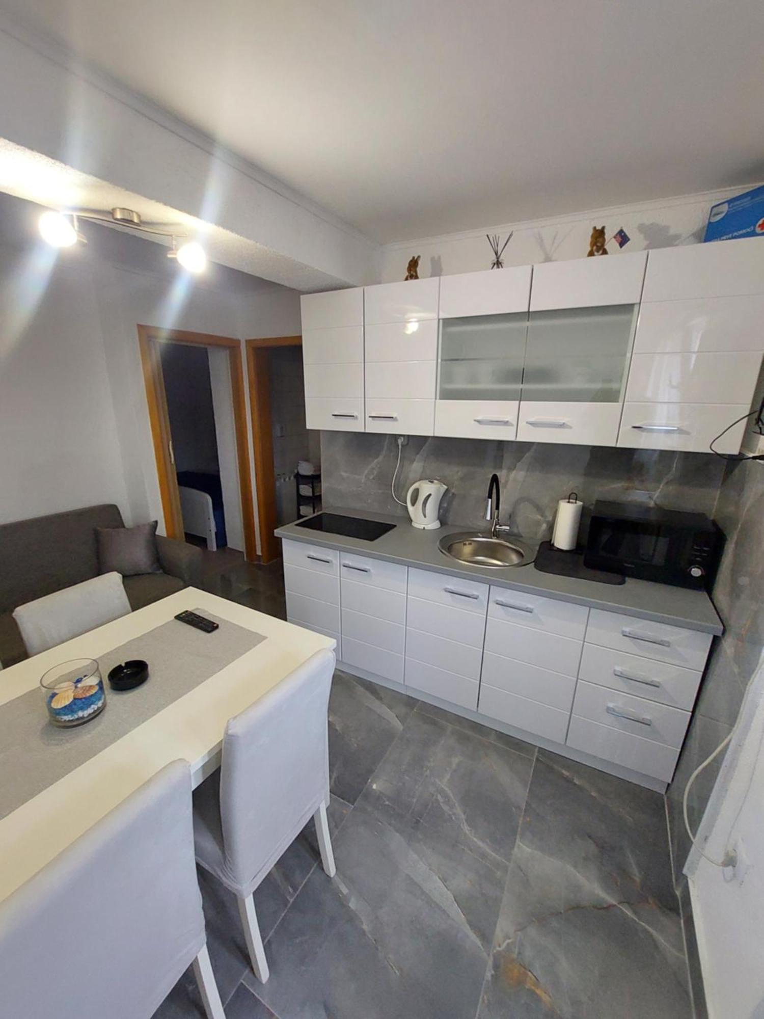 Guest House Neno Ogulin Exterior foto